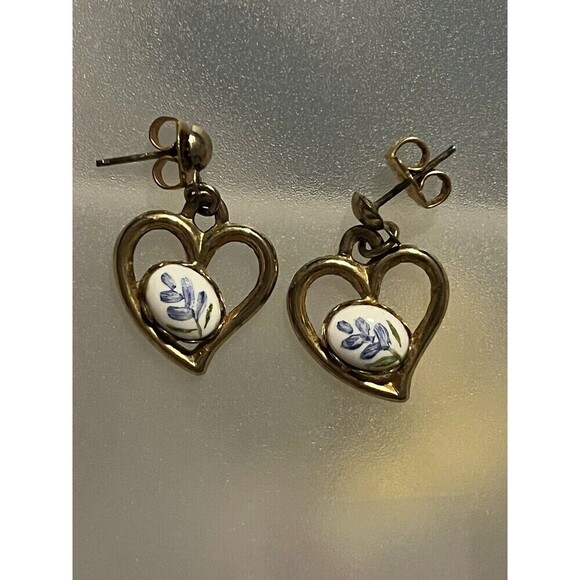 Unbranded Jewelry - Vintage Ceramic Heart Earrings Hand Painted Blue Bonnet  Flowers